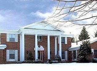 1018 Overlook Rd, Mendota Heights, MN 55118