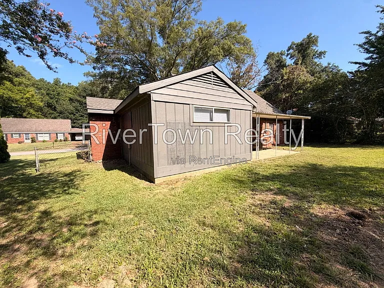 2884 Spring Hill Dr — Photo 14