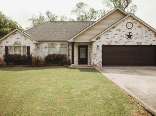 990 Sharp St, Bridge City, TX 77611