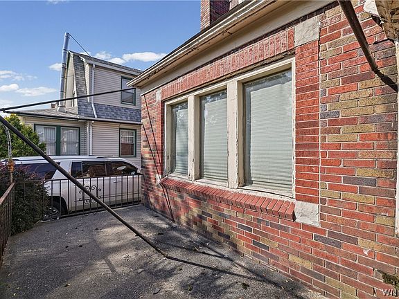 3rd image of 328 Highgate Ave