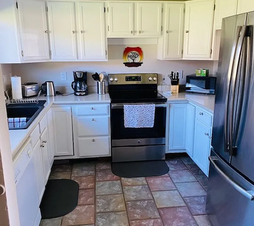284 Talisman Dr #5