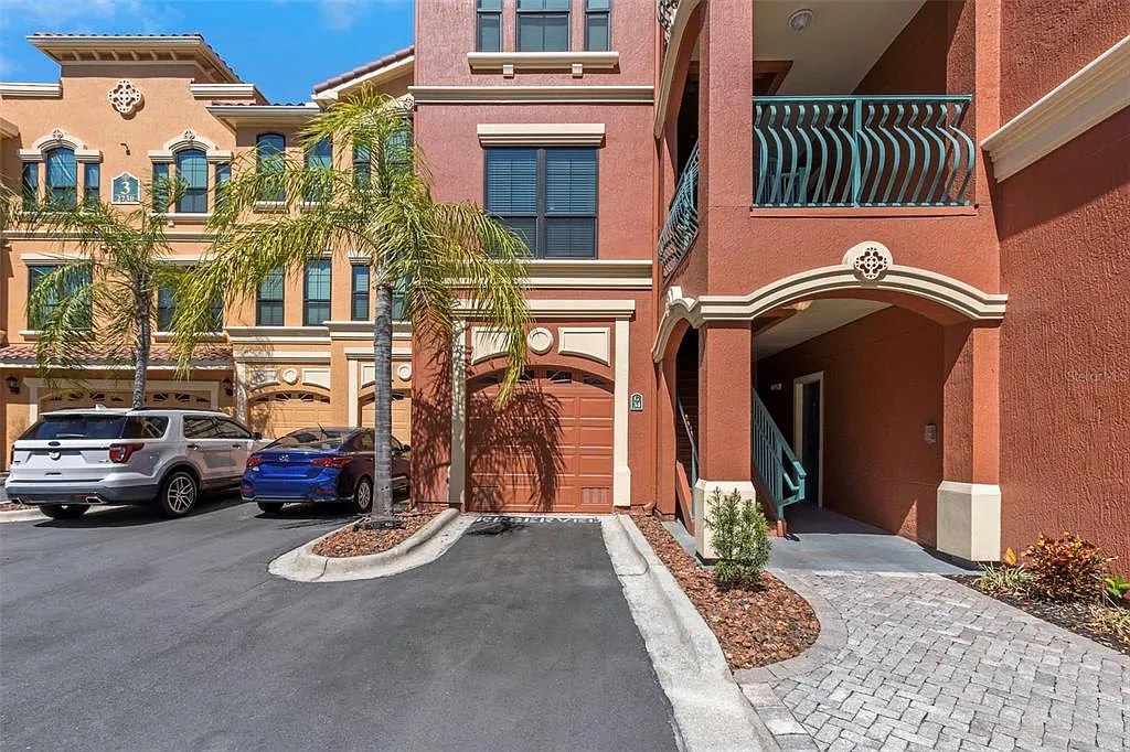 2 bed, 2.0 bath, 1309 sqft, $2,400 — Photo 1