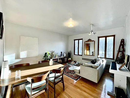 Rented by Capri Jet Realty Corp | media 8