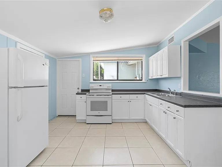 3711 W Leila Ave — Photo 11