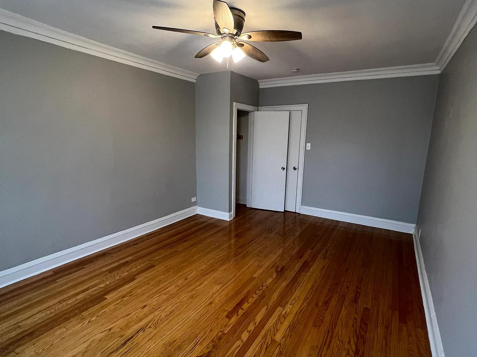 2 bed, 1000 sqft, $1,350 — Photo 1