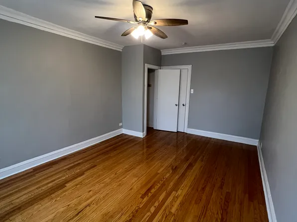 656 E 81st St APT 2, Chicago, IL 60619