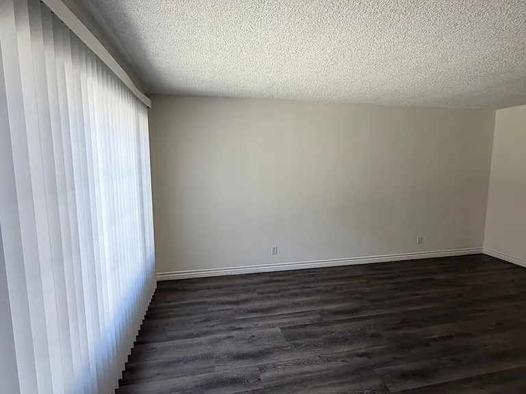 4340 Walnut — Photo 23
