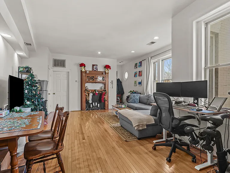 1956 Calvert St NW #3 — Photo 2