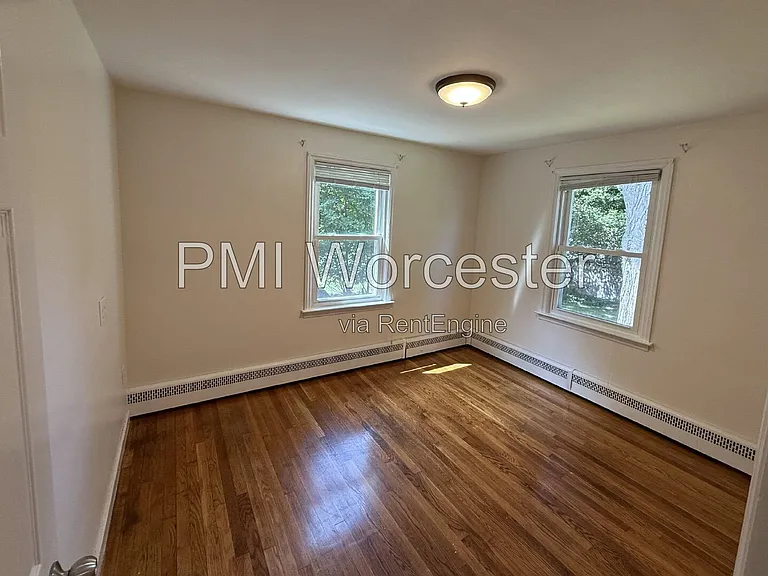 122 Crescent St — Photo 11