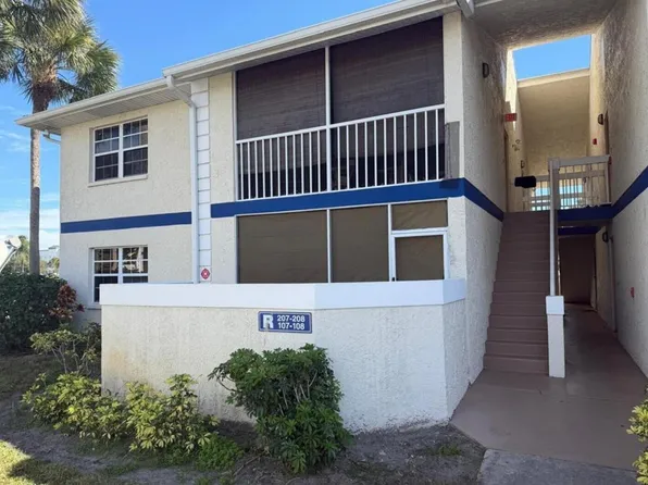 1531 SE Royal Green Circle Unit 207, Port St Lucie, FL 34952