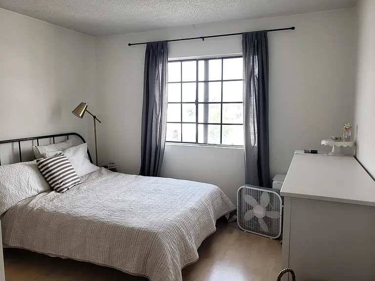 1013 W Linden St #18 — Photo 15