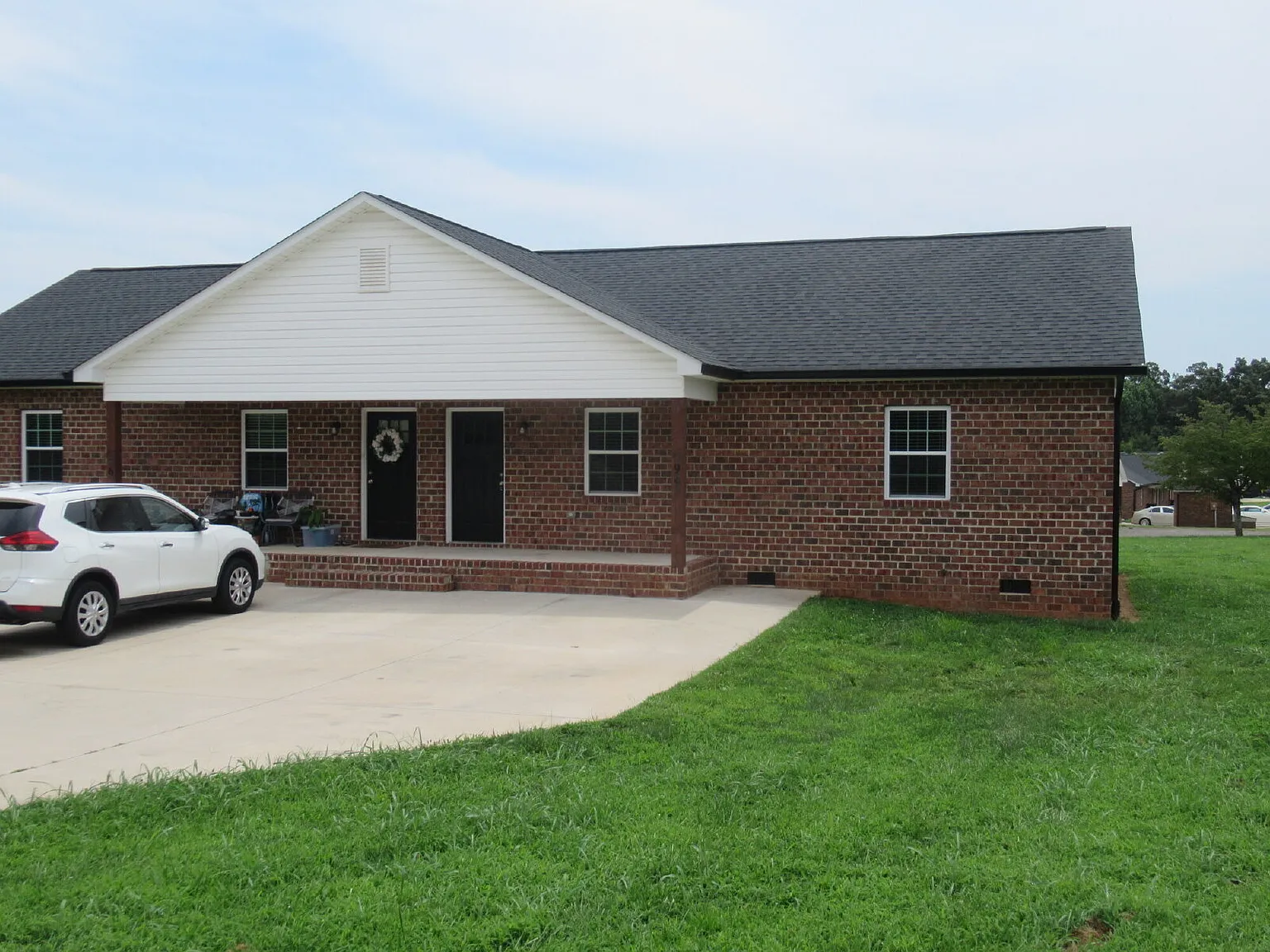 2 bed, 1.0 bath, 991 sqft, $1,350 — Photo 3