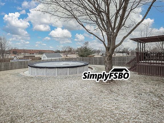 3rd image of 2775 W Lombard St