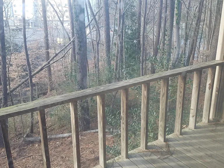 215 Harbor Dr — Photo 5