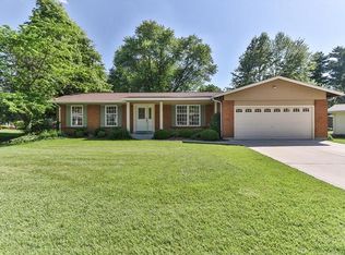 46 San Carlos Dr, Saint Charles, MO 63303