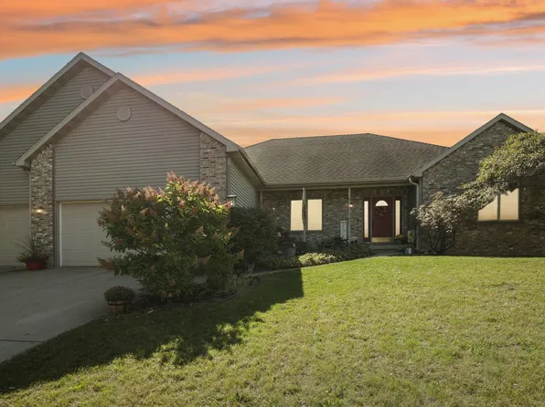 3826 Country Grove Dr, Madison, WI 53719