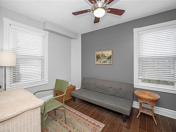 5th image of 15 Maple Ave