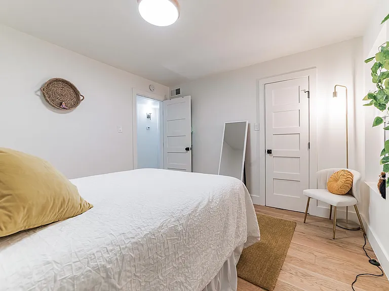 300 Crockett St #111 — Photo 12