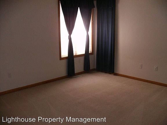5th image of 5653 E Grove Dr SE