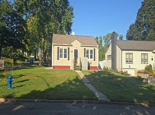 2224 W 7th St, Waterloo, IA 50702