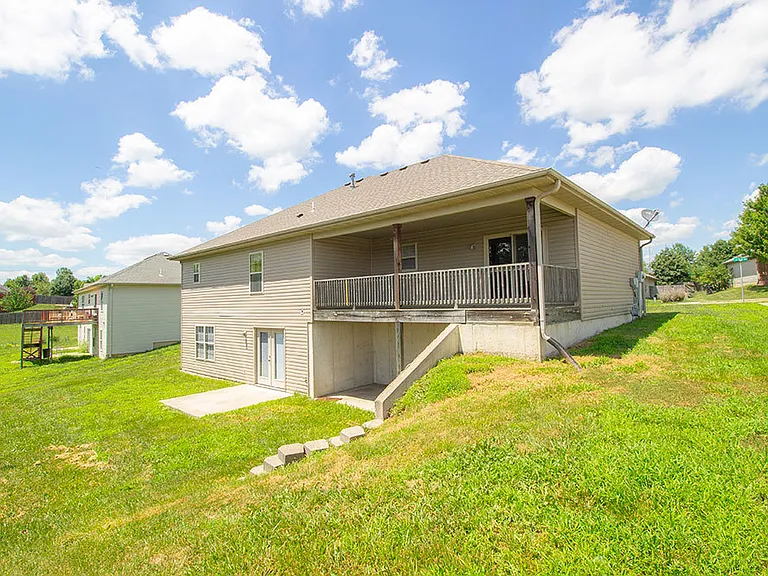 208 Jackal Dr — Photo 7