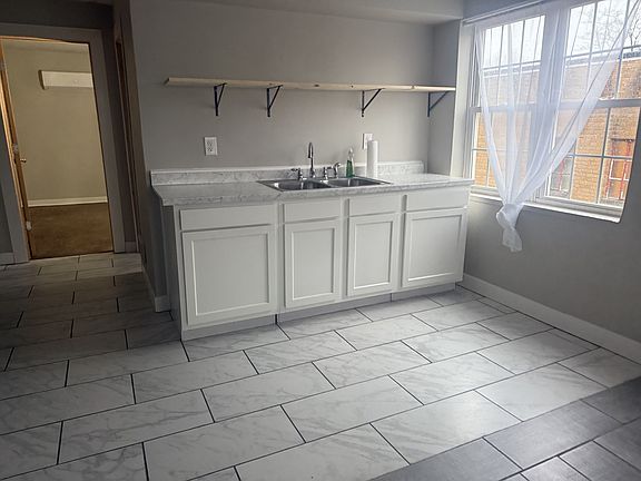 3rd image of 3718 E 3rd St #3