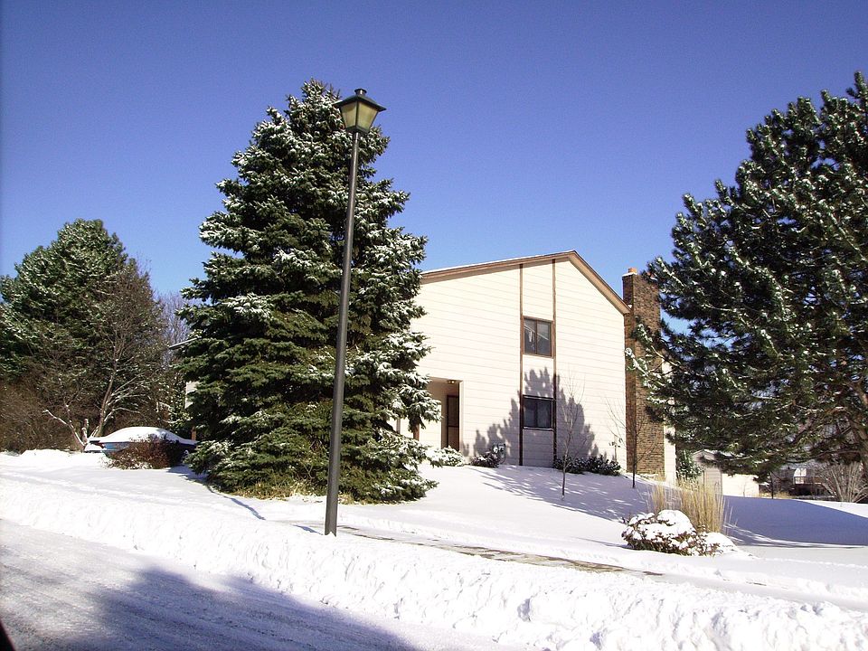 2nd image of 8275 Tamarack Trl