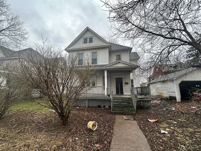 621 W 15th St — Photo 30