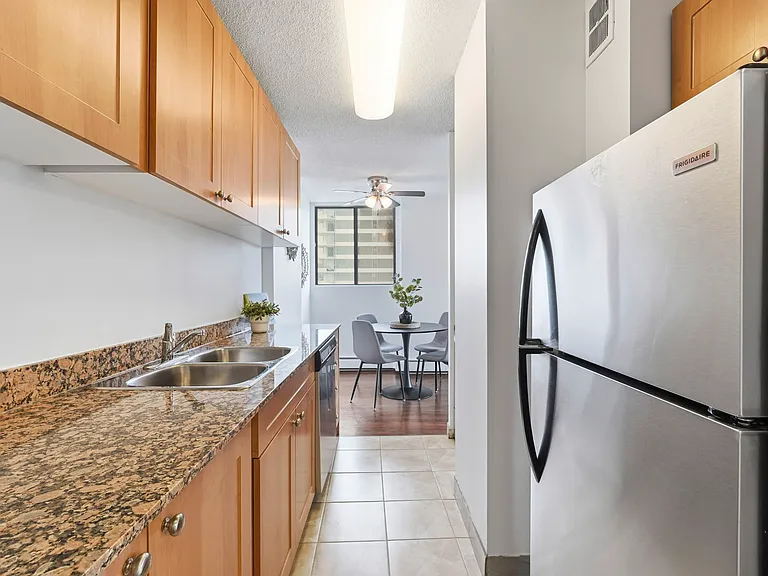 605 13th Ave SW — Photo 10