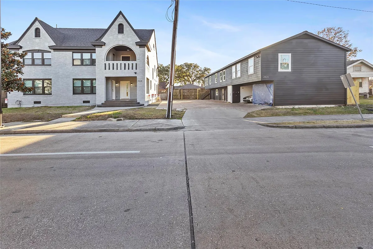 Building Photo - 2824 Blodgett St #3