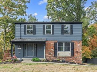 208 Lochinver Dr, Coraopolis, PA