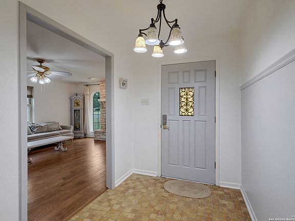 2nd image of 109 Briarwood