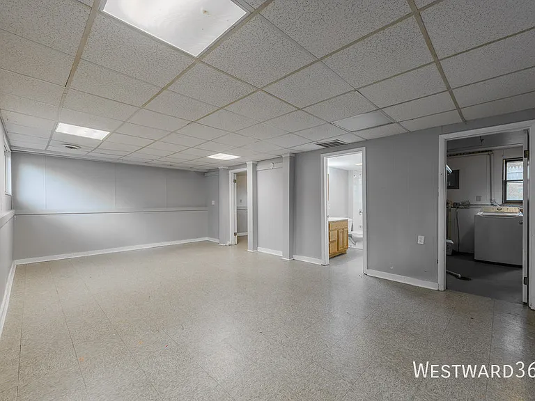 2221 Belmont Ave #SFH — Photo 22