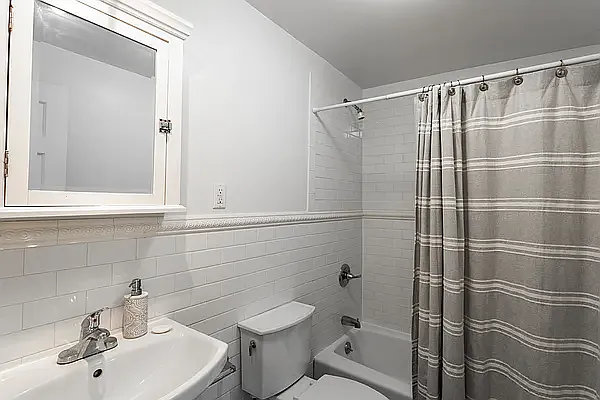 Rented by Bond New York | media 7