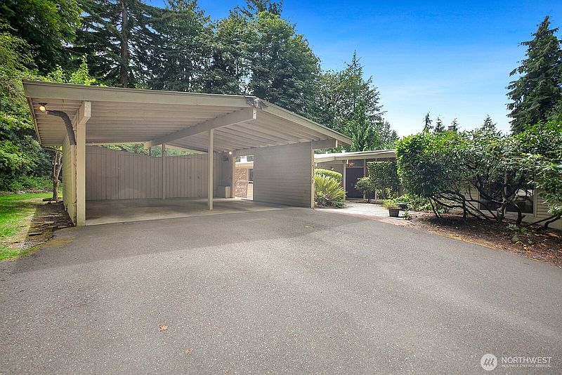 4th image of 11880 NE 36th Place