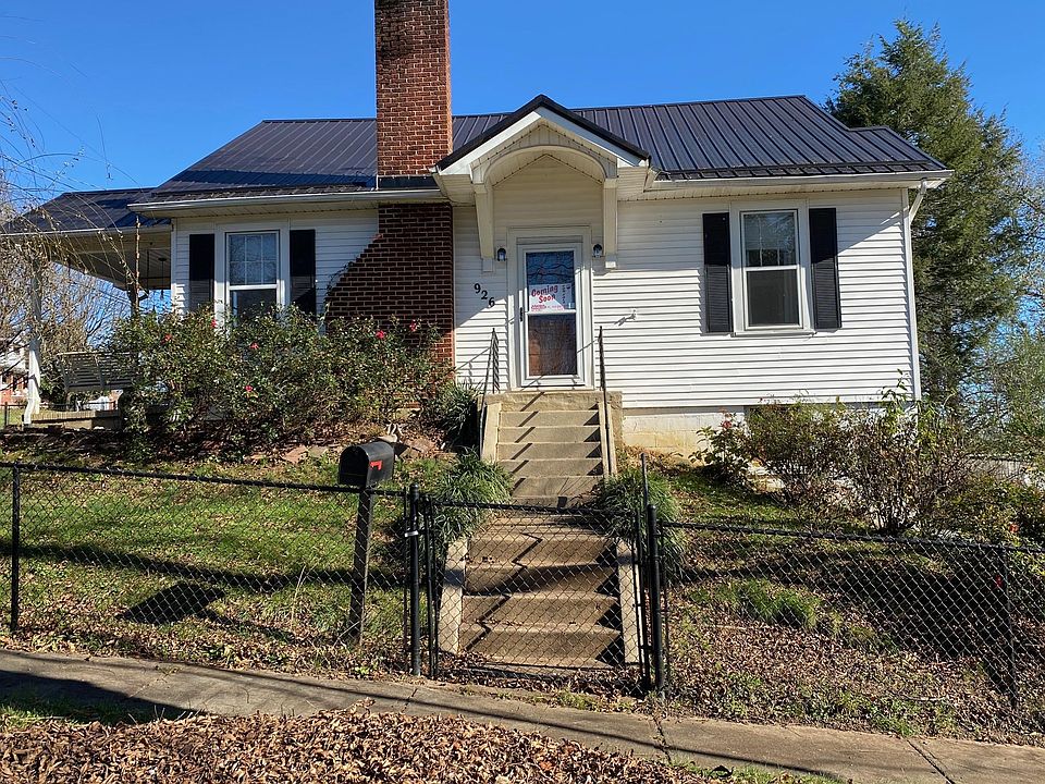 1st image of 926 E Hillcrest Dr