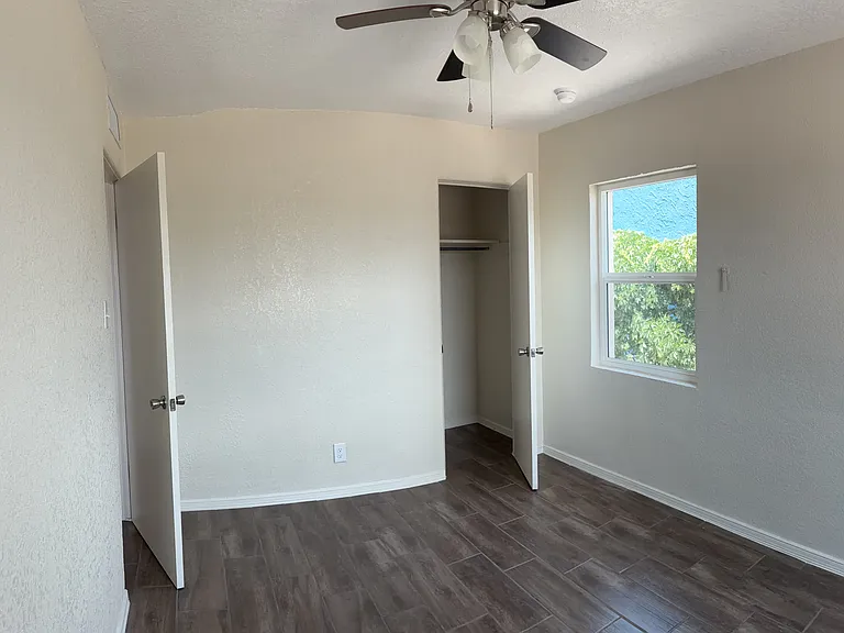608 Barcelona Dr — Photo 14
