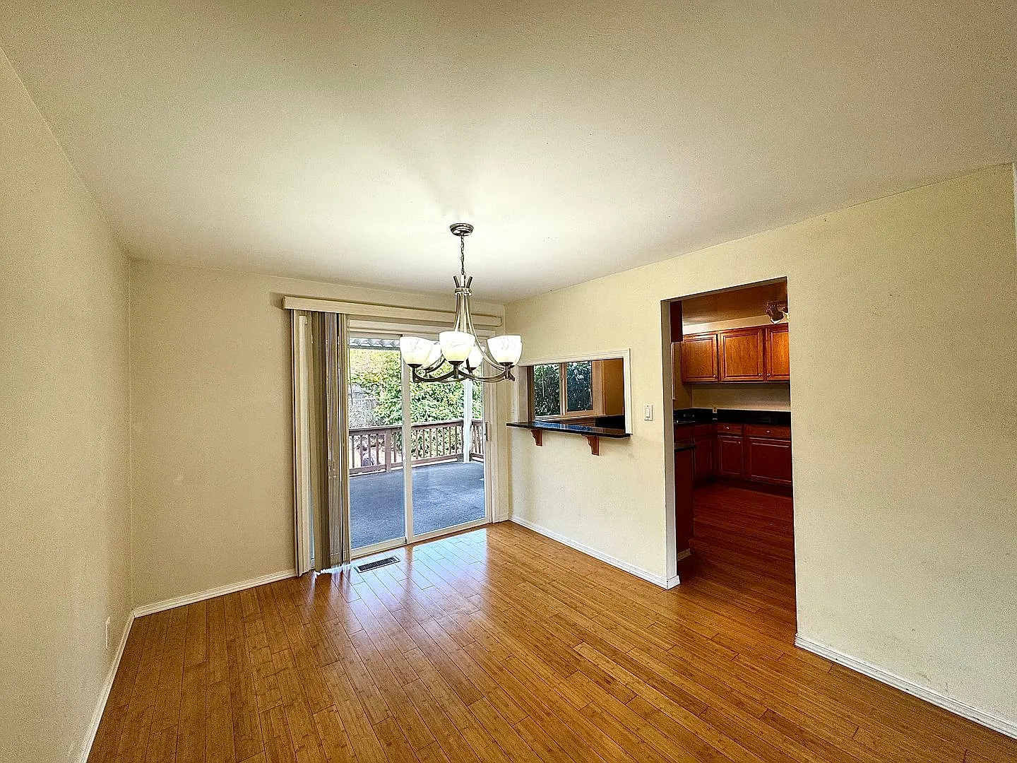 A wonderful Eastside home offering plenty of space, flexibility, and a convenient location. — Photo 4