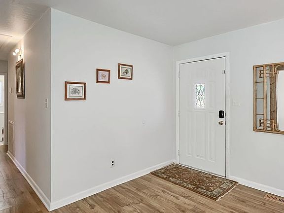 4th image of 20 Tunstill Loop Rd