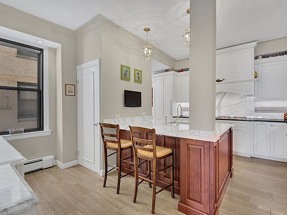 5th image of 50 Plaza St E APT 6C