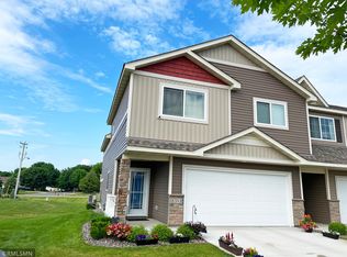 8593 Gateway Cir, Monticello, MN 55362