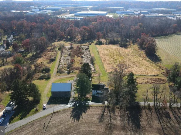 230 S Hertzler Rd, Elizabethtown, PA 17022