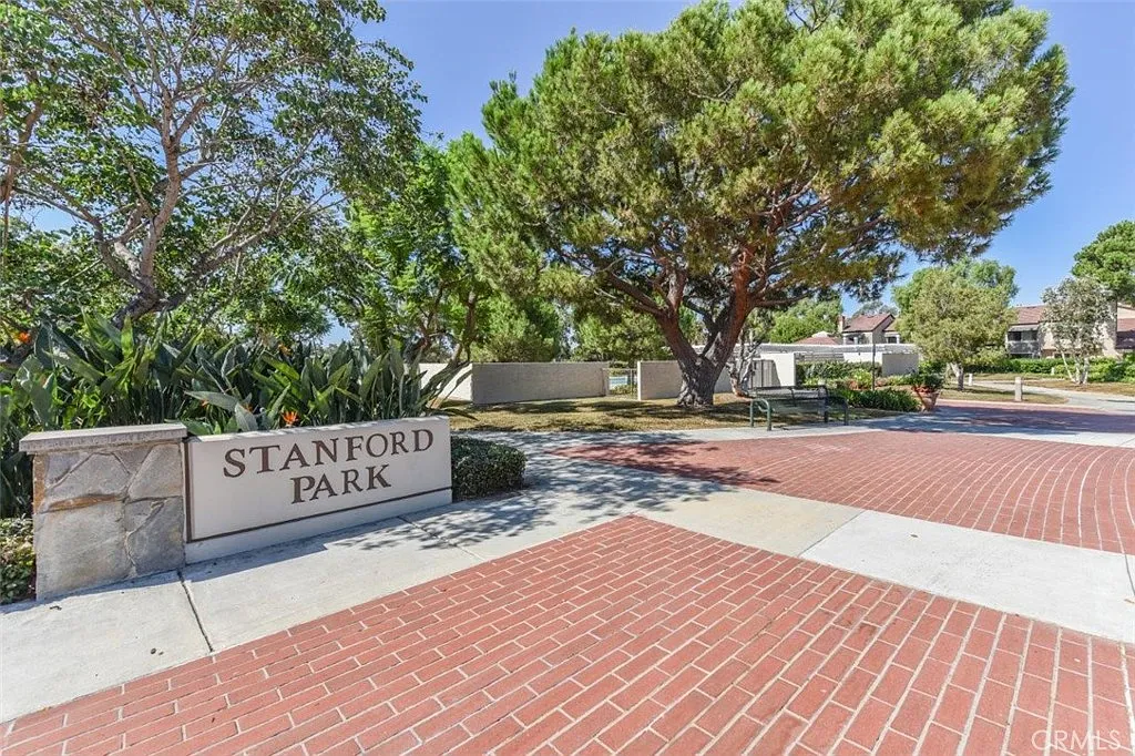 Building Photo - 122 Stanford Ct #61