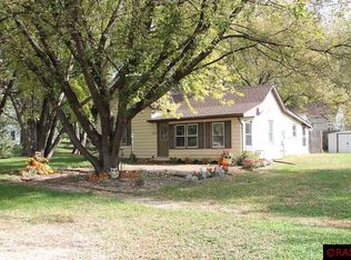 713 N Market St, Janesville, MN 56048