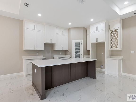 5th image of 4631 River Oak Cir