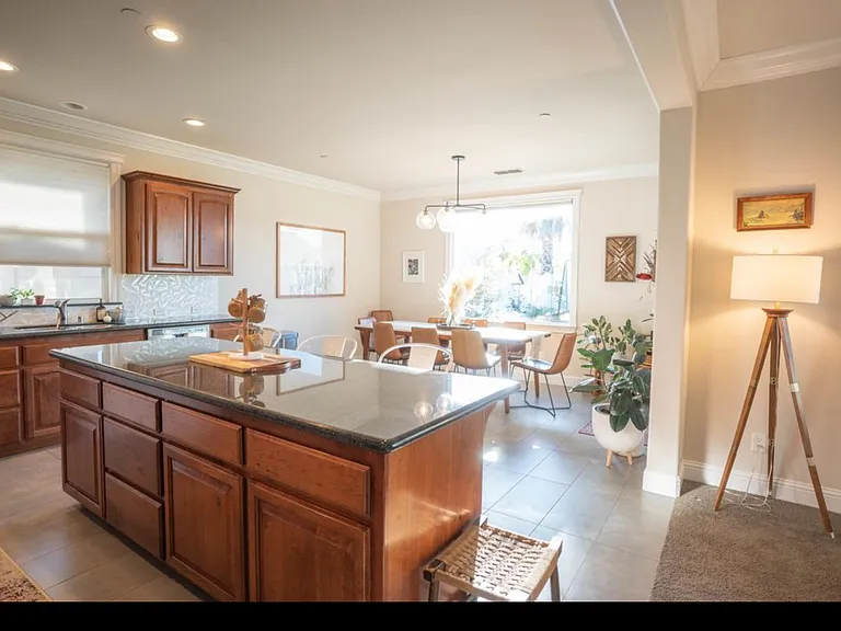 542 El Mango Dr — Photo 7