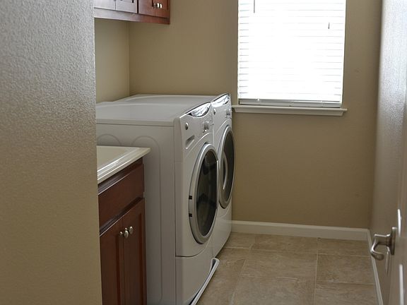 Laundry Room (washer & dryer)