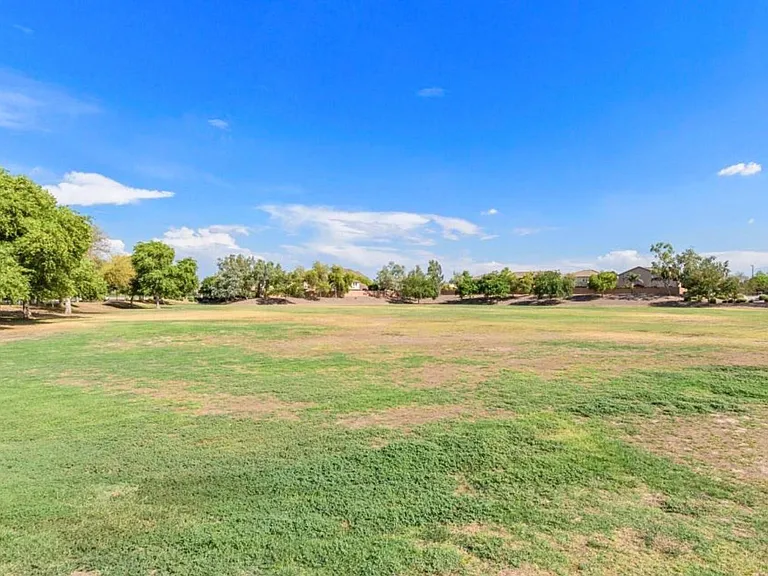 1533 W Sabel Ct — Photo 25