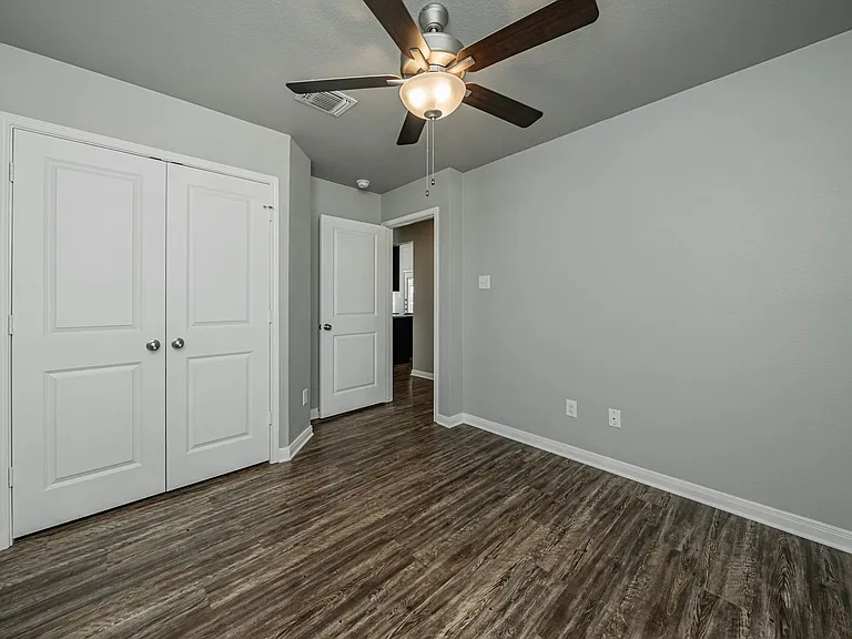 525 Fallbrook Dr — Photo 34