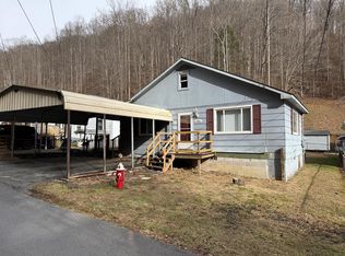 186 Twenty One Row Holw, Oceana, WV 24870